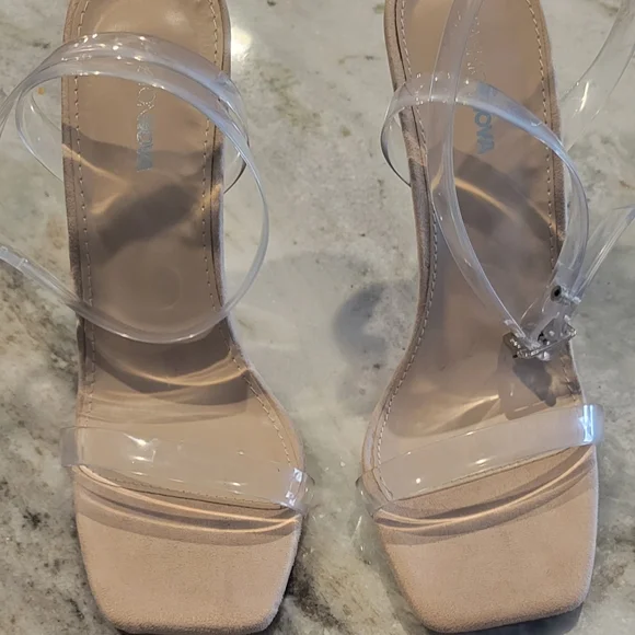Clear wedge heel size 10 w - Picture 2 of 7